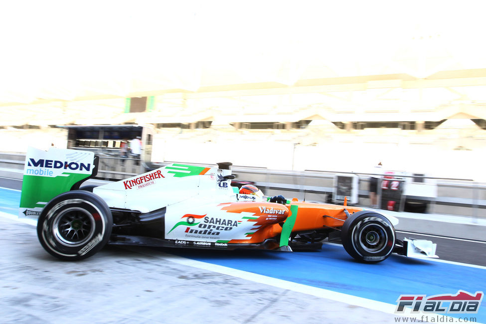 Chilton sale a pista con el VJM04 en Abu Dabi