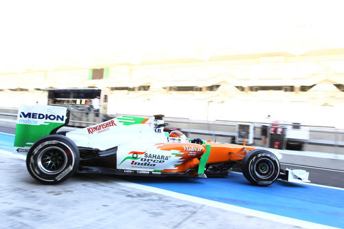 Chilton sale a pista con el VJM04 en Abu Dabi