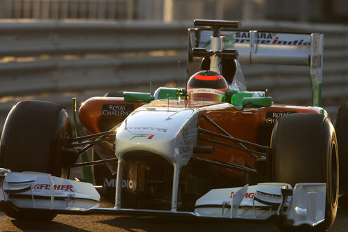 Max Chilton rueda con el Force India en los test de Abu Dabi 2011