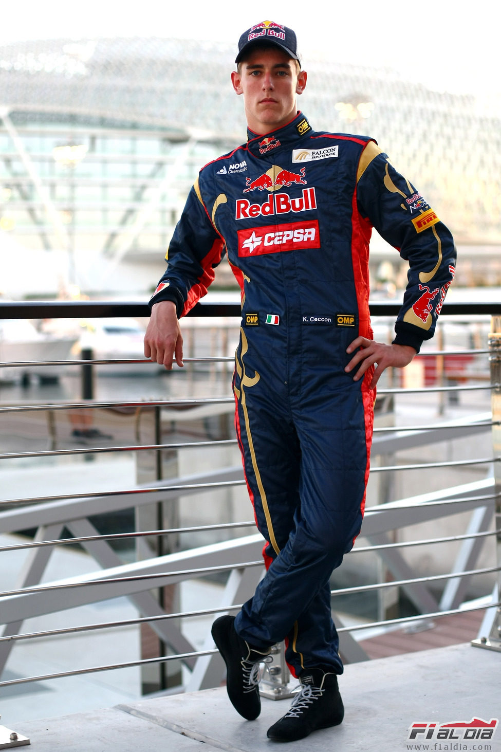 Kevin Ceccon con el mono de Toro Rosso en Abu Dabi