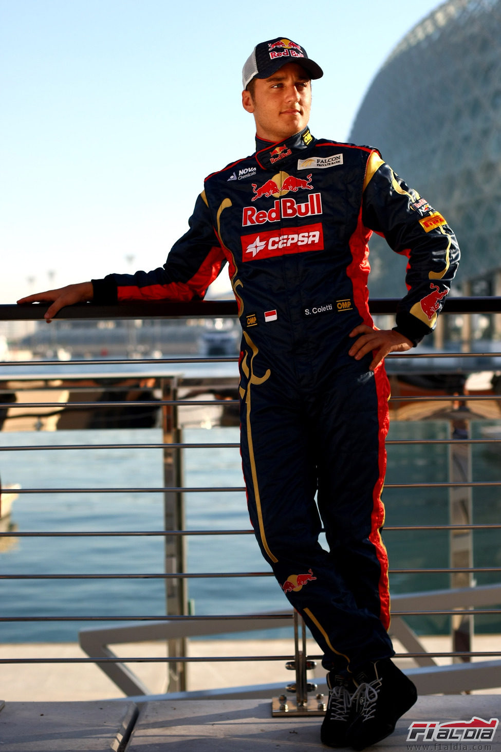 Stefano Coletti con el mono de Toro Rosso en Yas Marina