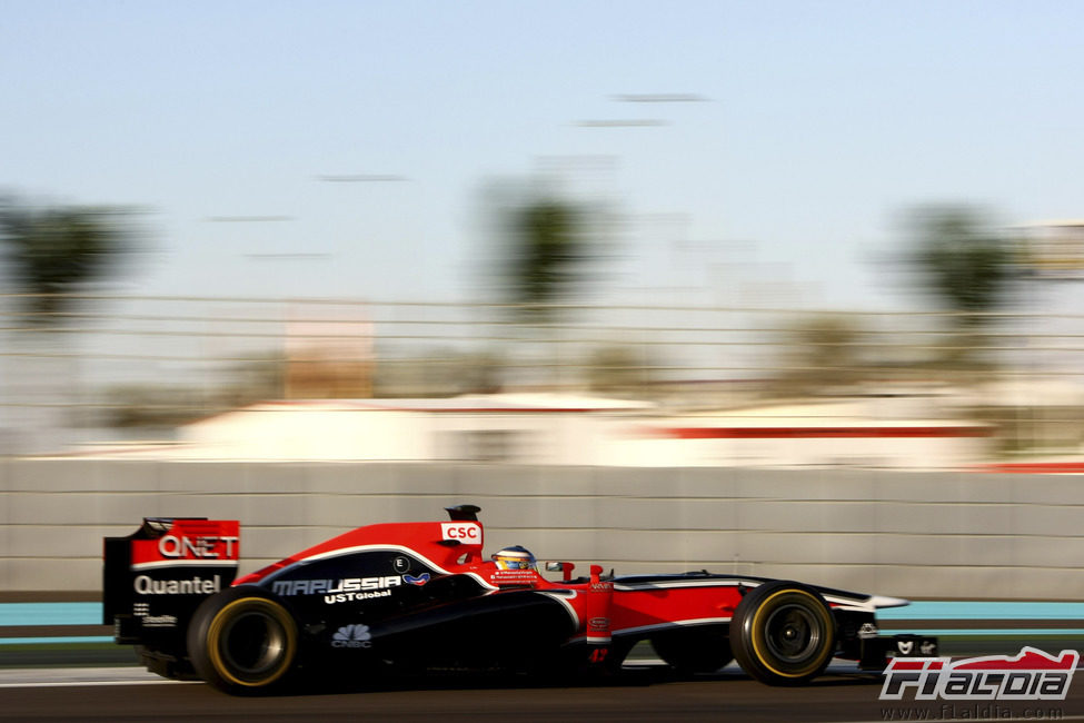 Charles Pic rueda con el Virgin en los test para jóvenes pilotos de Abu Dabi 2011