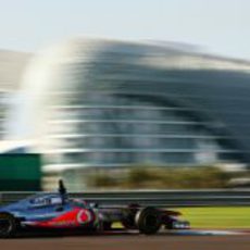 El McLaren con Paffett a los mandos en Abu Dabi