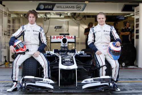 Mirko Bortolotti y Valtteri Bottas con Williams en los test de Abu Dabi 2011