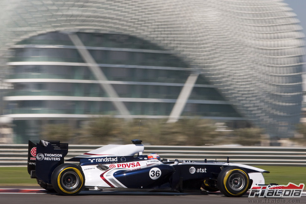 Williams prueba los escapes "chimenea" en los test de Abu Dabi 2011