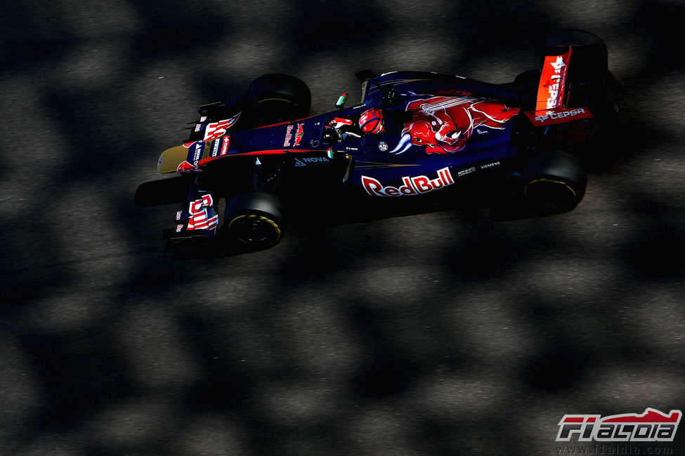 Kevin Ceccon a los mandos del Toro Rosso en los test de Abu Dabi 2011