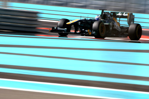 Rodolfo González a los mandos del Team Lotus en Yas Marina