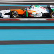 Johnny Cecotto Jr. a los mandos del Force India en Yas Marina