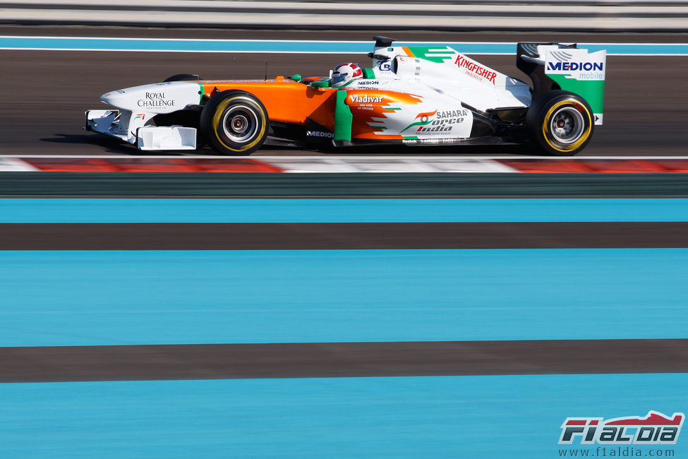 Johnny Cecotto Jr. a los mandos del Force India en Yas Marina