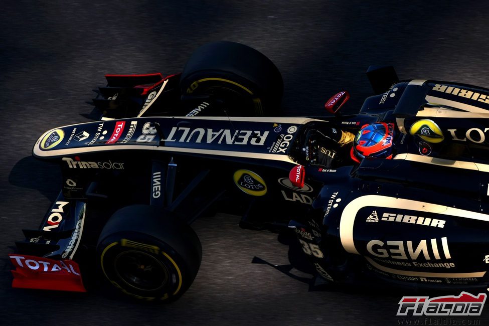 Kevin Korjus en el Lotus Renault GP en los test de Abu Dabi 2011