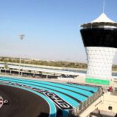 El circuito de Yas Marina durante los test para jóvenes pilotos de Abu Dabi 2011