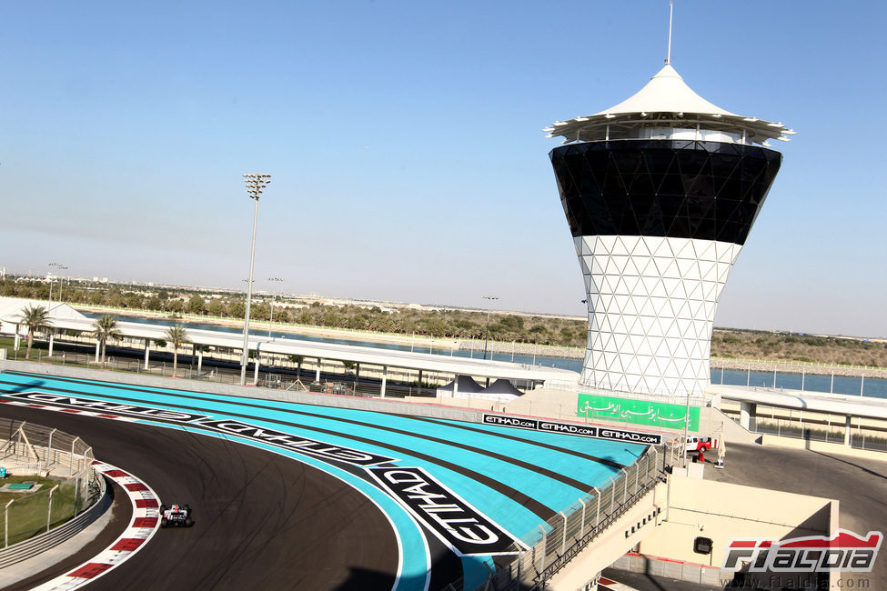 El circuito de Yas Marina durante los test para jóvenes pilotos de Abu Dabi 2011