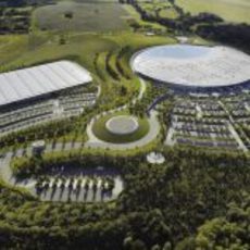 Vista aérea de la sede de McLaren en Woking