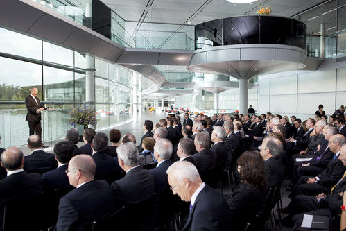 Ron Dennis habla en el McLaren Technology Centre