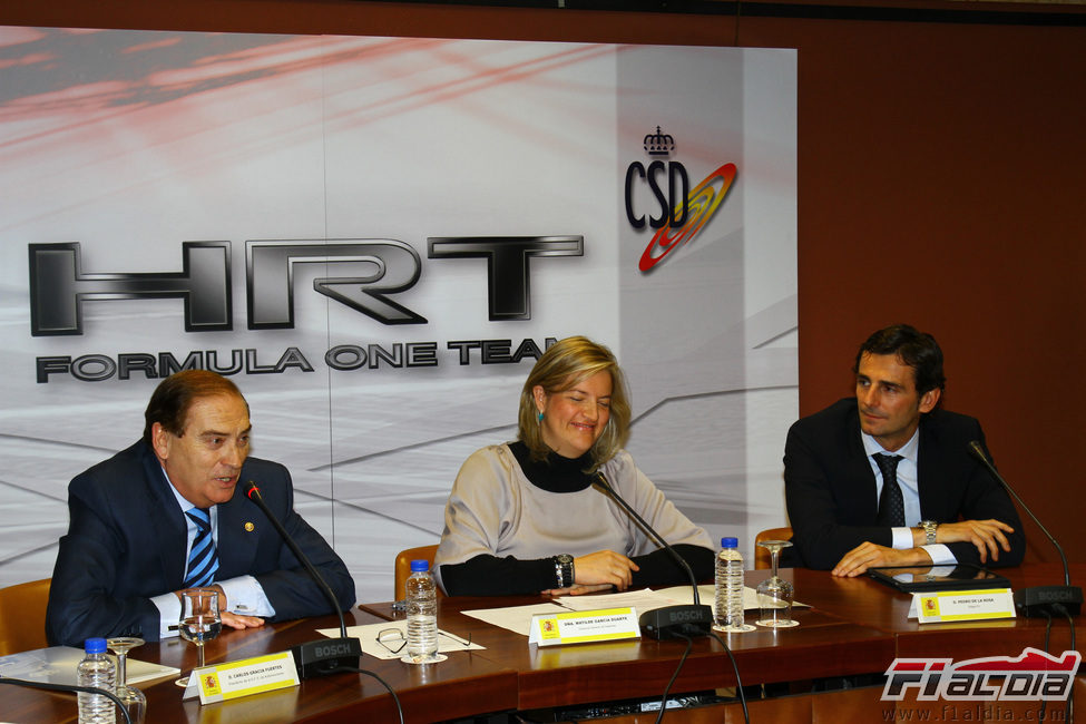 Carlos Gracia, Matilde García y Pedro de la Rosa en el CSD de Madrid