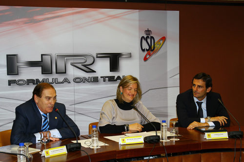 Carlos Gracia, Matilde García y Pedro de la Rosa en el CSD de Madrid