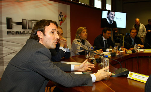 Saúl Ruiz de Marcos responde a las preguntas de la prensa sobre HRT