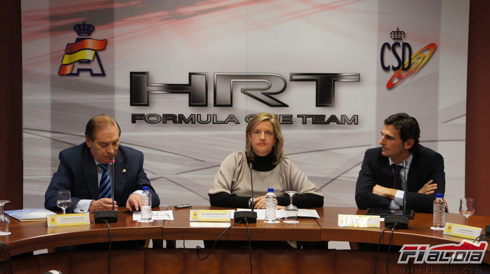 Carlos Gracia, Matilde García y Pedro de la Rosa en la presentación de Madrid