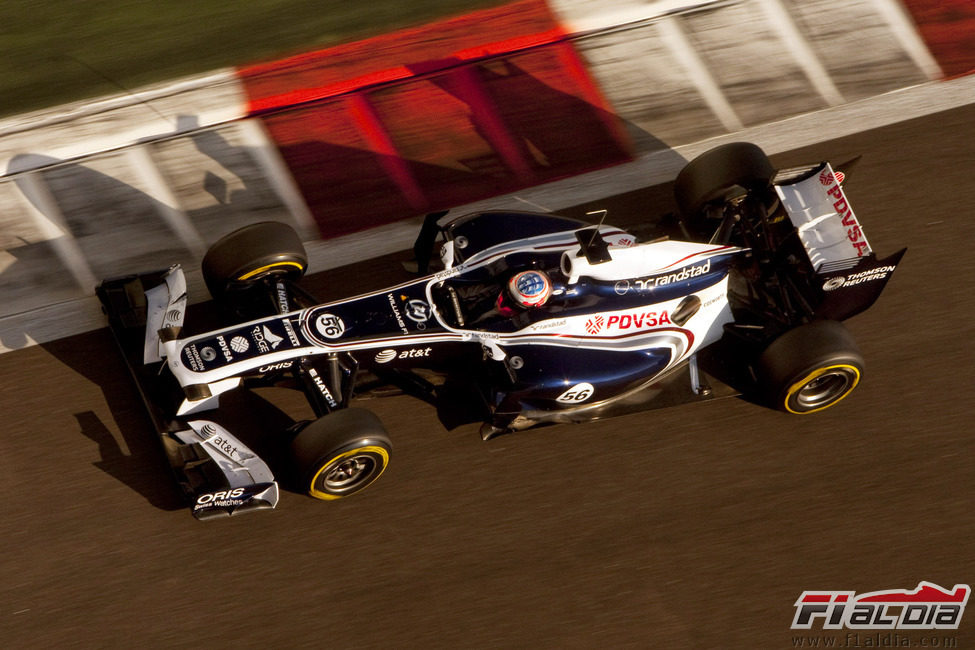 Mirko Bortolotti en Yas Marina a los mandos del Williams