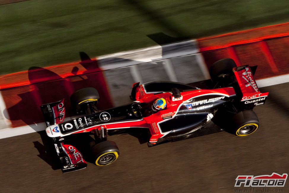 Robert Wickens rueda en pista con el monoplaza de Virgin