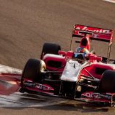 Robert Wickens negocia una de las curvas del circuito de Yas Marina