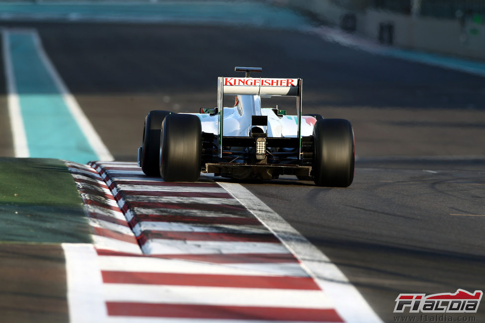 El Force India en los test para jóvenes pilotos de Abu Dabi 2011