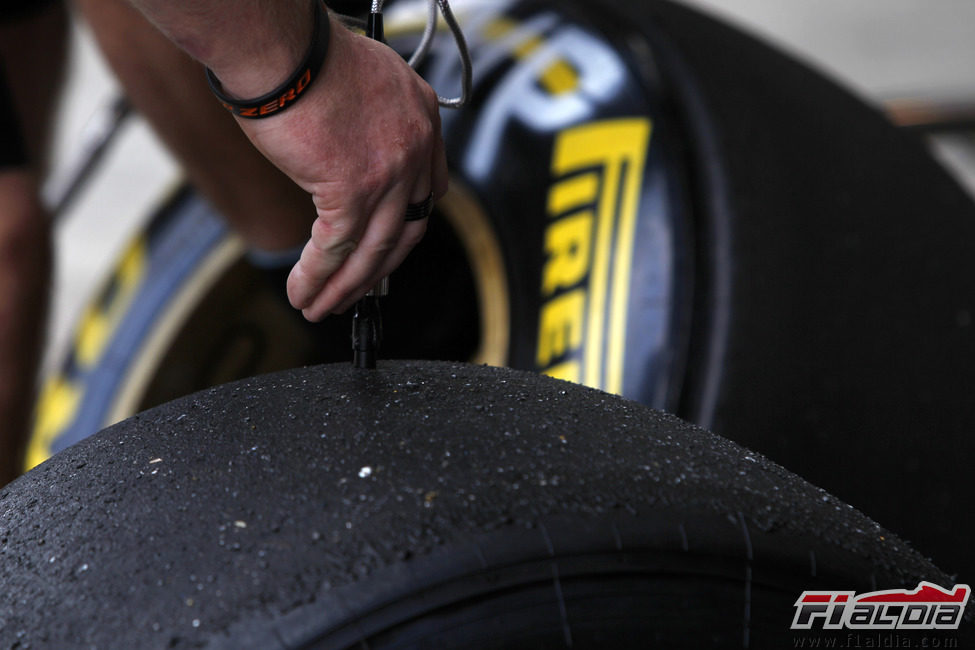 Midiendo la temperatura de los neumáticos Pirelli