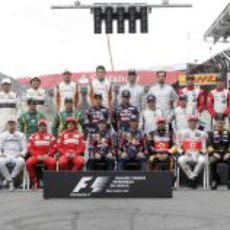 Foto de familia de los pilotos de final de temporada 2011