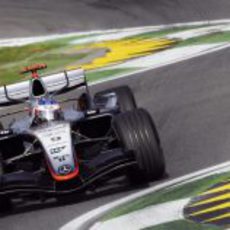 El McLaren de Kimi Räikkönen en el GP de San Marino 2005