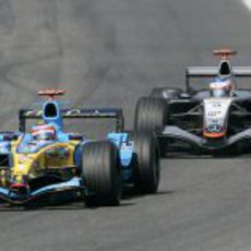 Fernando Alonso y Kimi Räikkönen se jugaron el Mundial de 2005