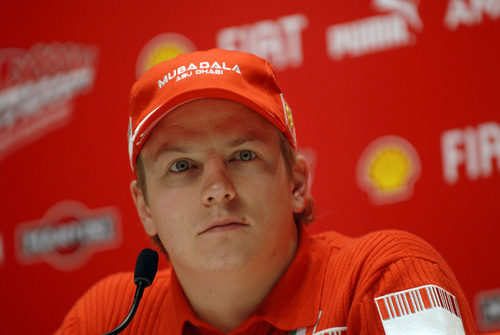 Kimi Räikkönen ficha por Ferrari para 2007