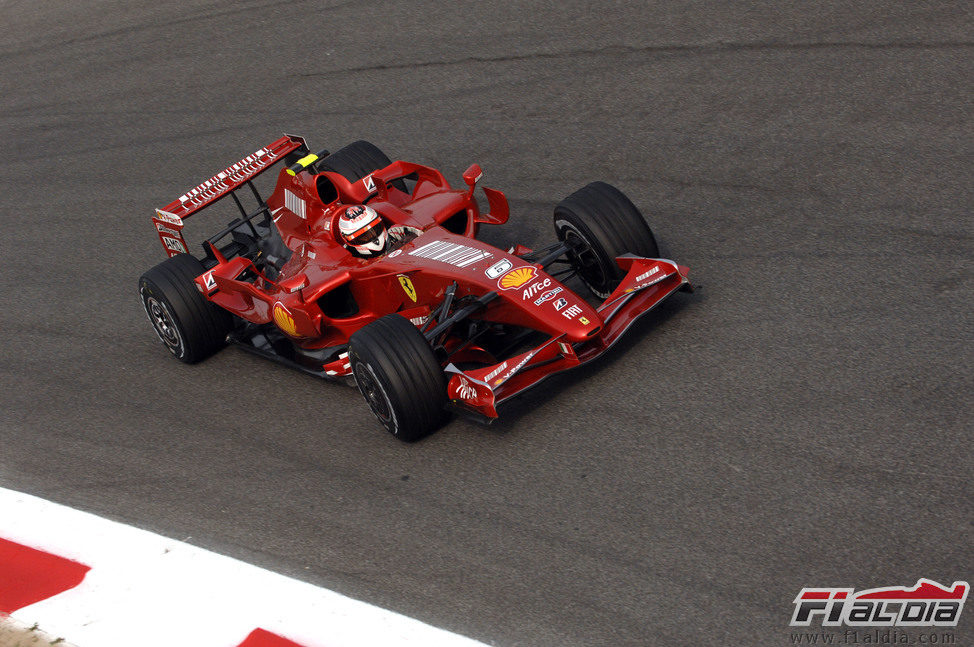Primeras vueltas de Kimi Räikkönen con un Ferrari