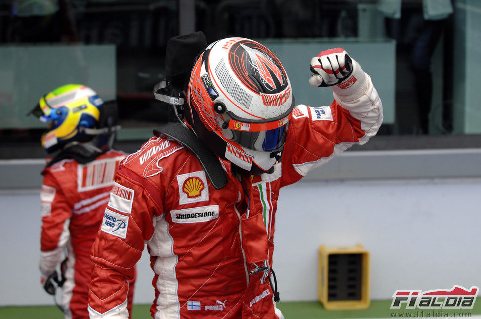 Räikkönen celebra su victoria en el GP de Francia 2007