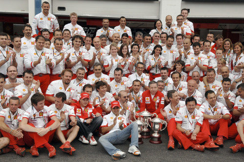 Ferrari celebra la victoria de Räikkönen en el GP de Francia 2007