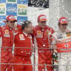 Kimi Räikkönen gana el título del Mundo de 2007