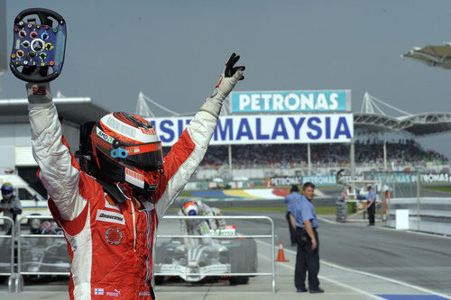 Räikkönen celebra su victoria en el GP de Malasia 2008