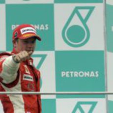 Kimi Räikkönen sube al podio de Malasia 2008