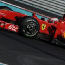 Kimi Räikkonen rueda en el GP de Abu Dhabi 2009