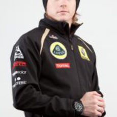 Kimi Räikkönen vestido con los colores de Lotus Renault GP