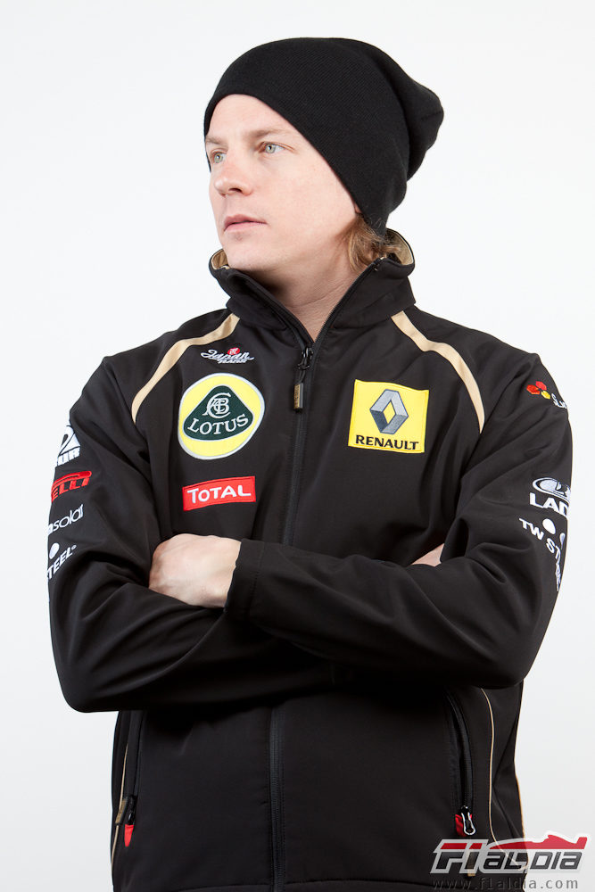 Kimi Räikkönen ficha por Lotus Renault GP para 2012