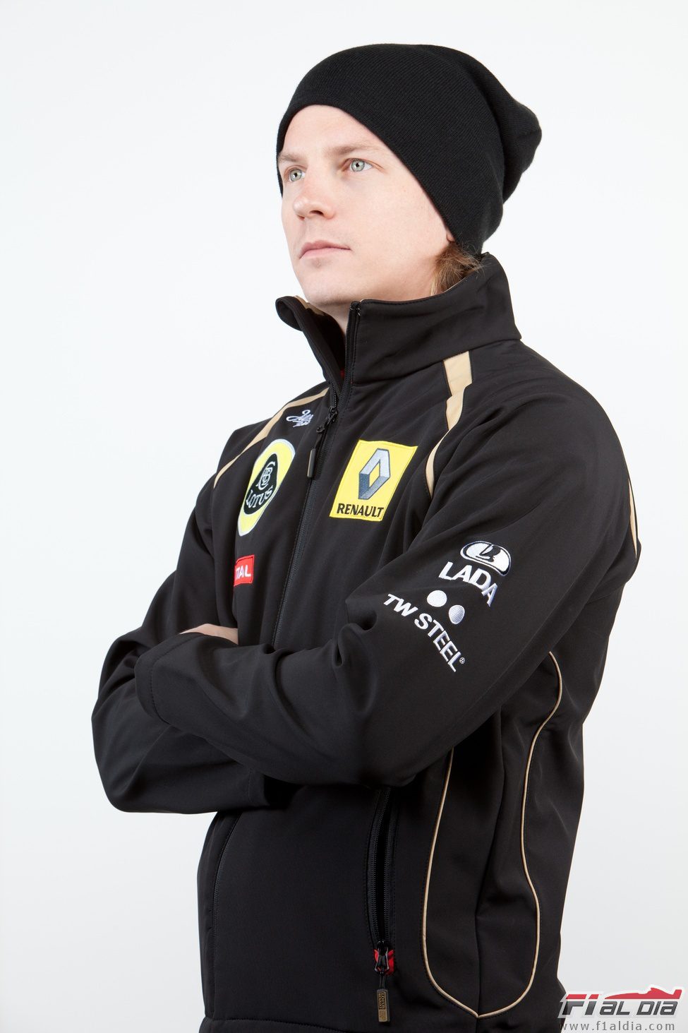 Kimi Räikkönen se enfunda los colores de Lotus Renault GP