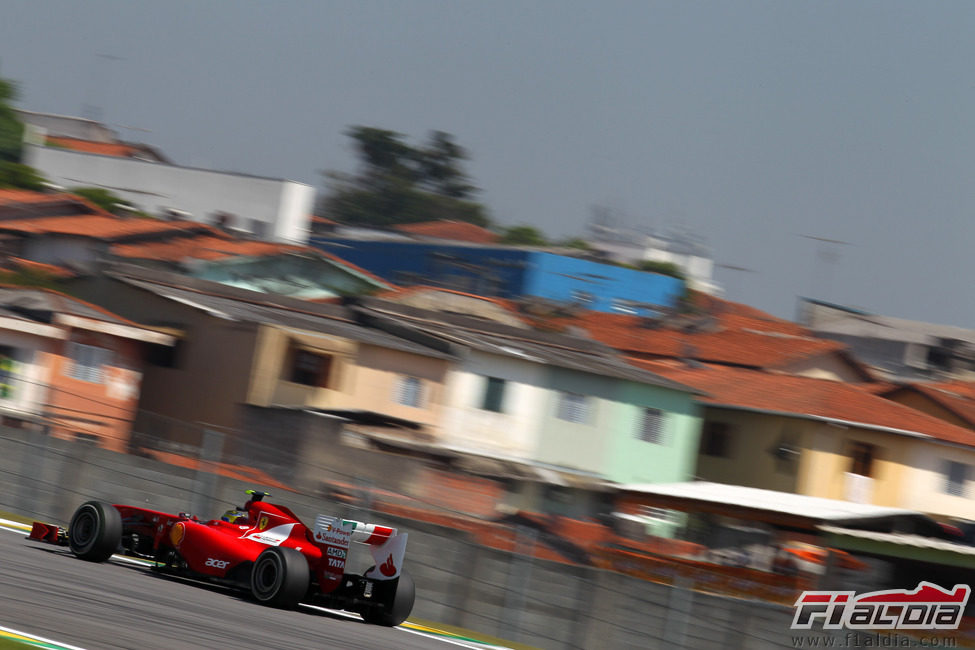 Felipe Massa en los libres del GP de Brasil 2011