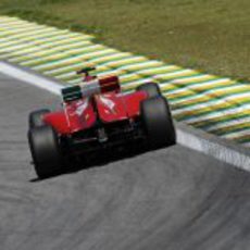 Fernando Alonso en los libres del GP de Brasil 2011