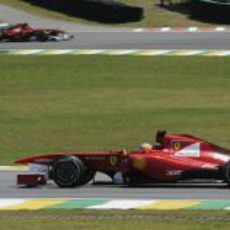 Los dos Ferrari en los entrenamientos del GP de Brasil 2011