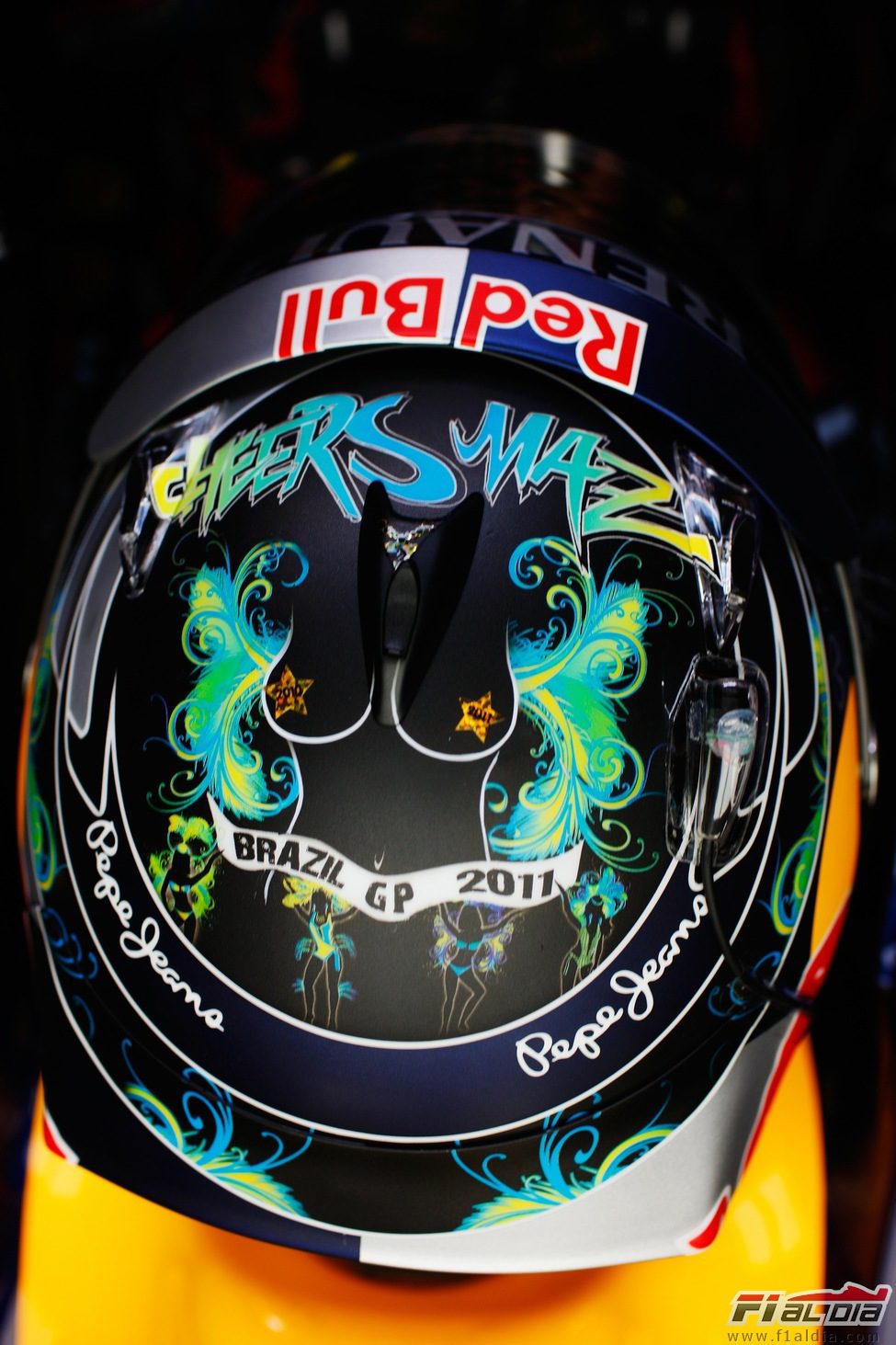 Casco especial de Sebastian Vettel para el GP de Brasil 2011