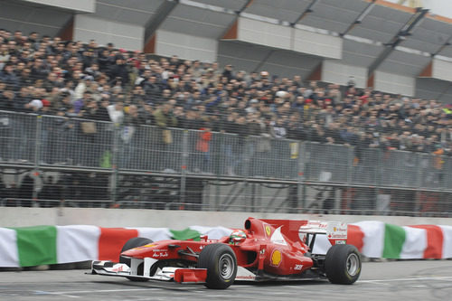 Giancarlo Fisichella en el Motorshow de Bolonia 2011