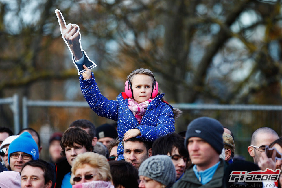 El dedo de Vettel estuvo muy presente en Milton Keynes