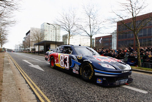 El NASCAR pilotado por David Coulthard en Milton Keynes