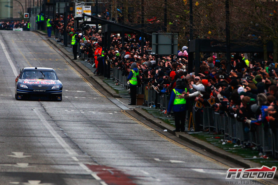 David Coulthard ante los fans en Milton Keynes