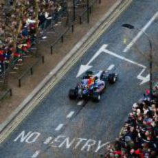 Imagen desde el aire de Mark Webber en Milton Keynes